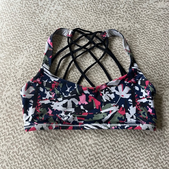 lululemon athletica Other - Lululemon Sports Bra, Free To Be, 6